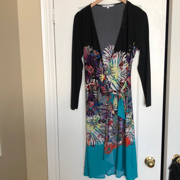 โ๏ธ๐ Cleo wrap dress - Picture 1 of 3